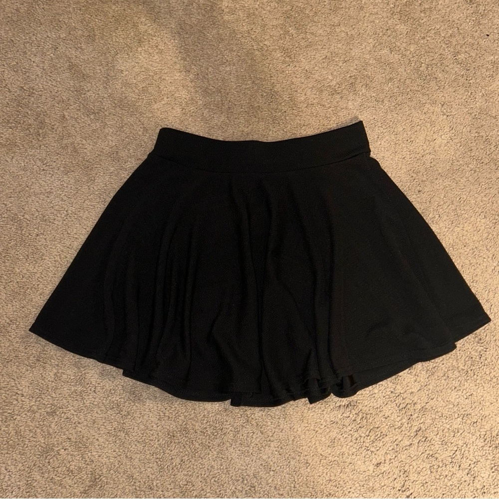 Chic Black Skater Skirt